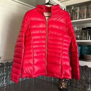 EUC Calvin Klein lightweight premium down puff coat.